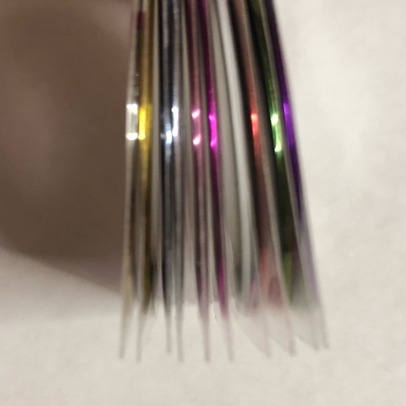 China Glaze “Stripe ‘Em” 10 Vibrant Rolls of Colour (Nail Art) - Picture 3 of 5